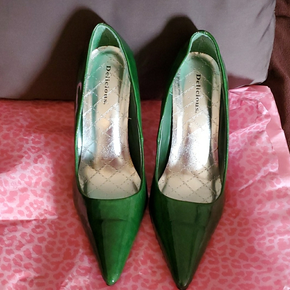 Beautiful  4 1/2 in heels